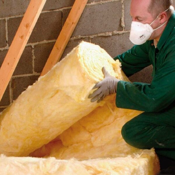 PR53301BI2477_700_200_19112_Isover_Spacesaver_Loft_Insulation_Roll_SZ9.jpg